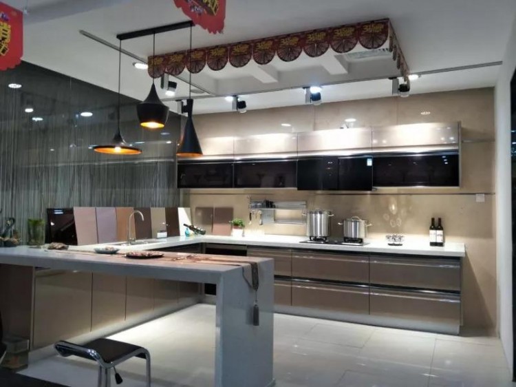 威海家装助手网本周明星商家——蓝谷厨房